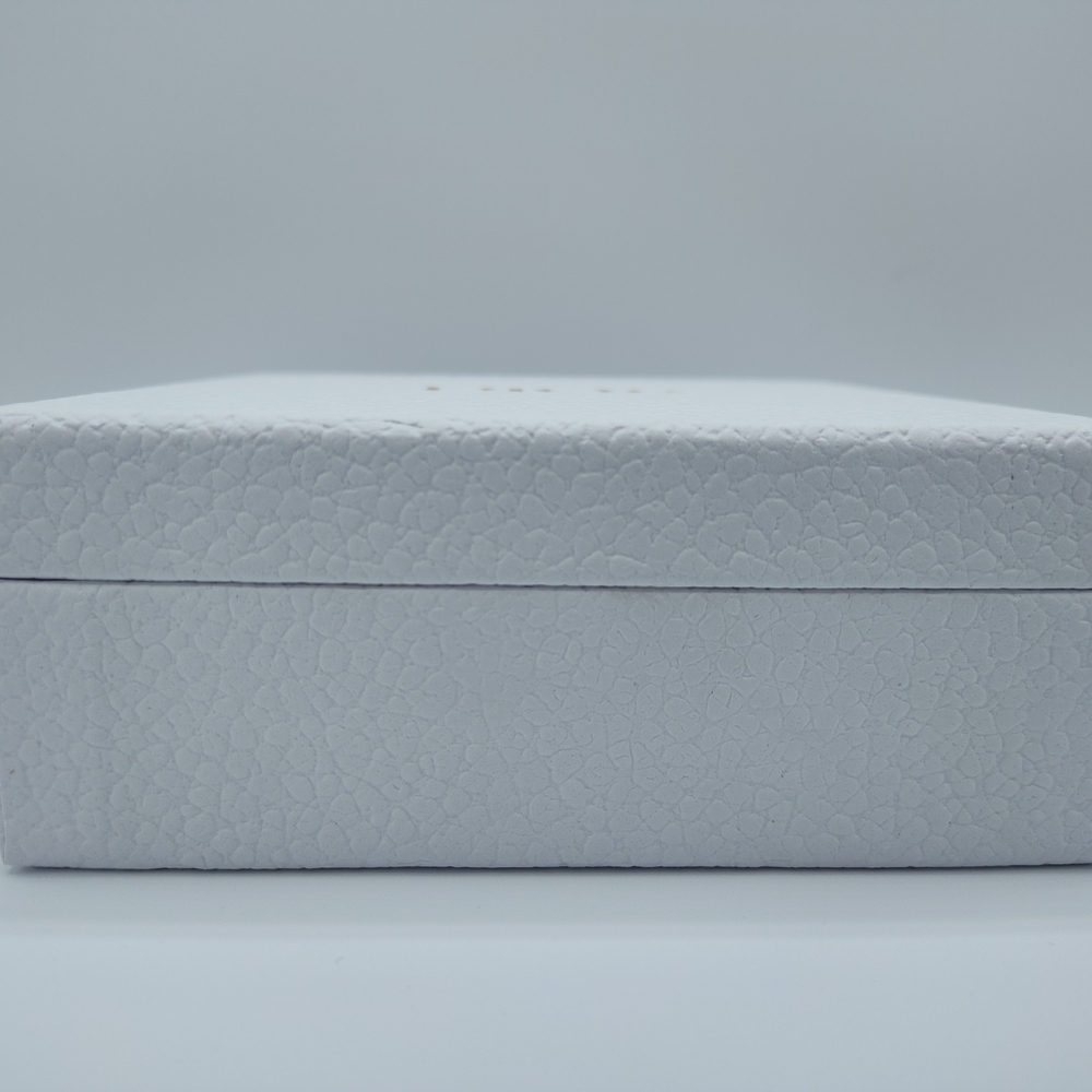 Dior Textured White Gift Box & Card Gold Logo 5x5 Hard Box Case Packaging NWOT - Picture 13 of 15